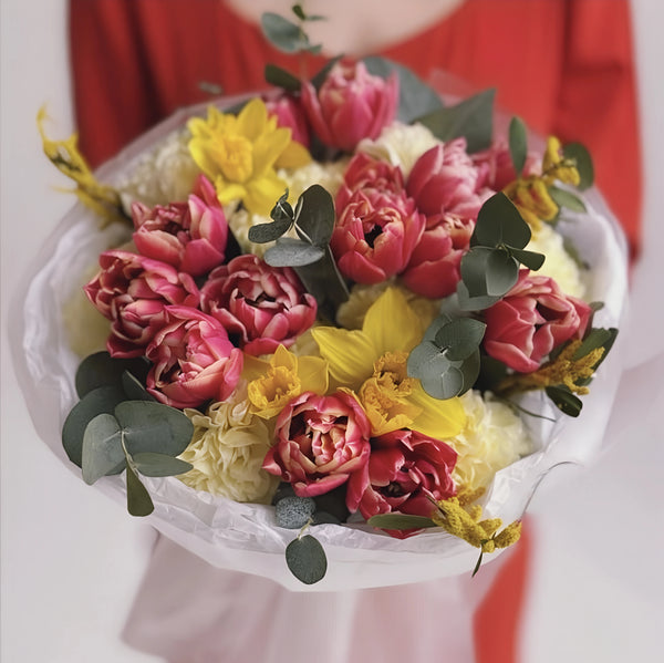 Sunlit Tulip Delight Bouquet